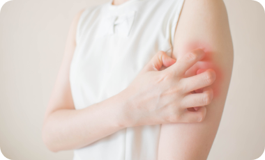 患部をかかないよう注意する