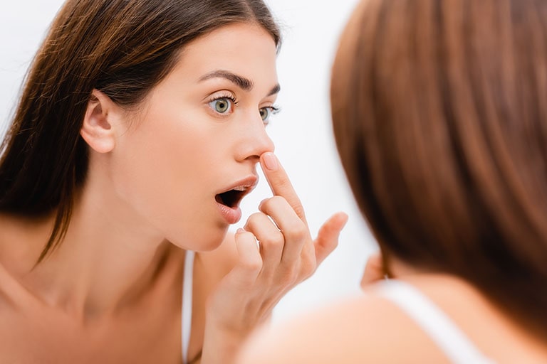 いちご鼻・黒ずみ毛穴は美容皮膚科での治療がおすすめ！施術や料金を紹介
