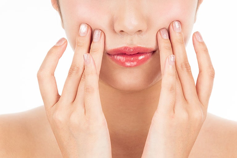 美容皮膚科でできる！ほうれい線解消に効果的な治療