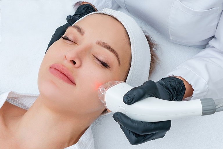 美容皮膚科でのレーザー治療「ジェネシス」の美肌効果や特徴を徹底解説！