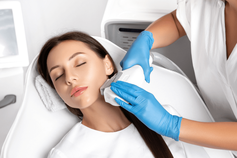 美容皮膚科でのたるみ治療法
