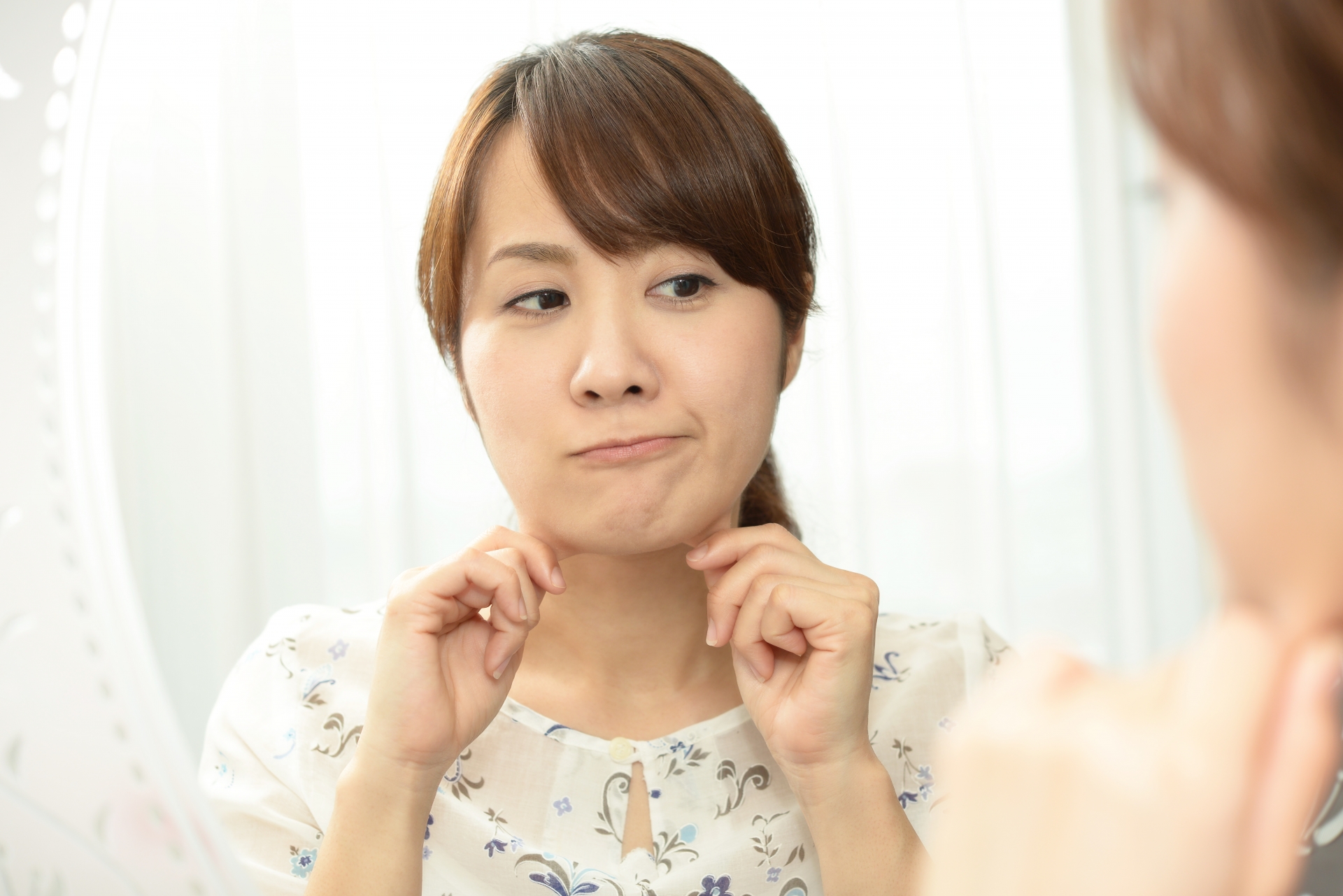 脂肪による皮膚のたるみ