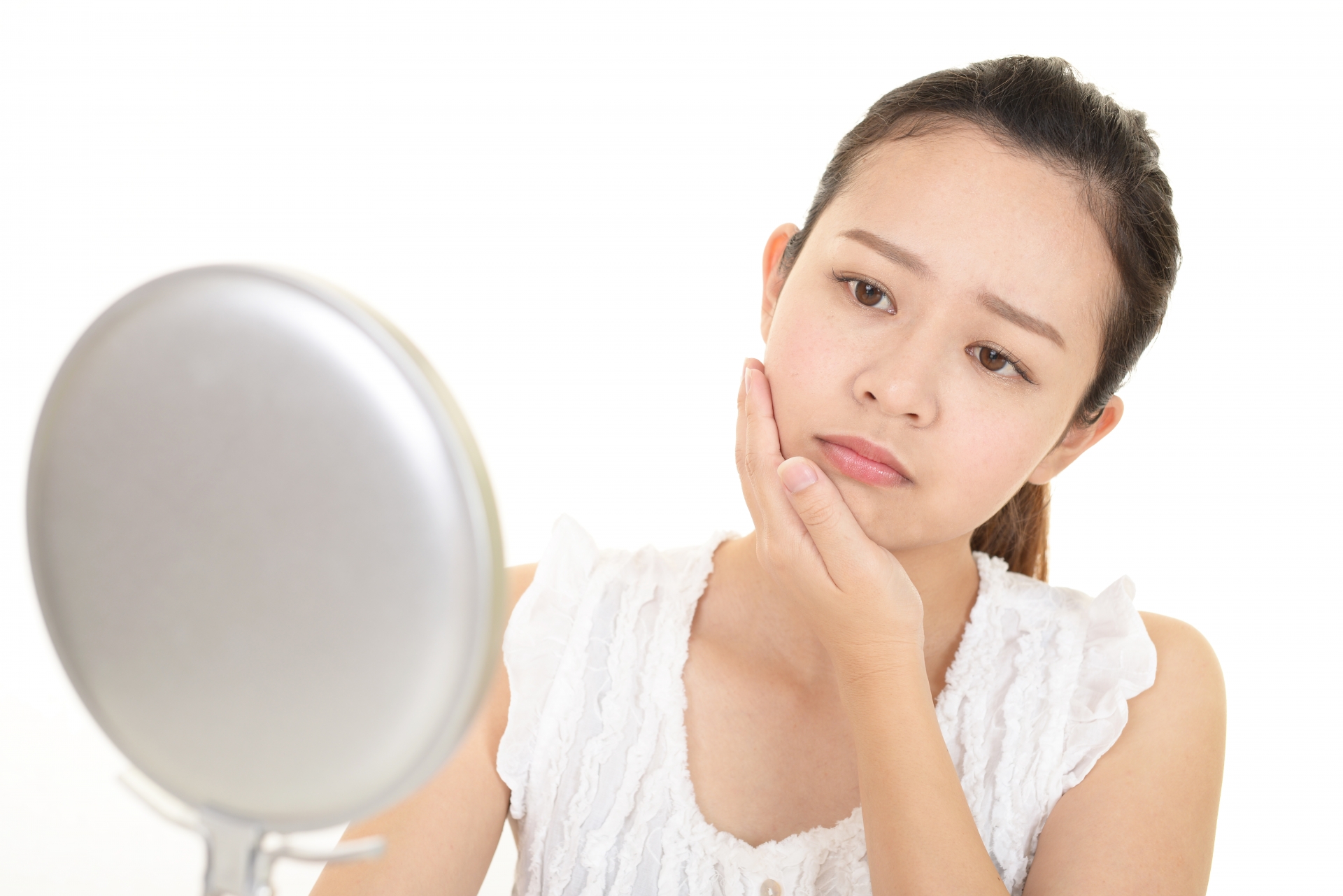 フェイスラインのたるみが与える影響