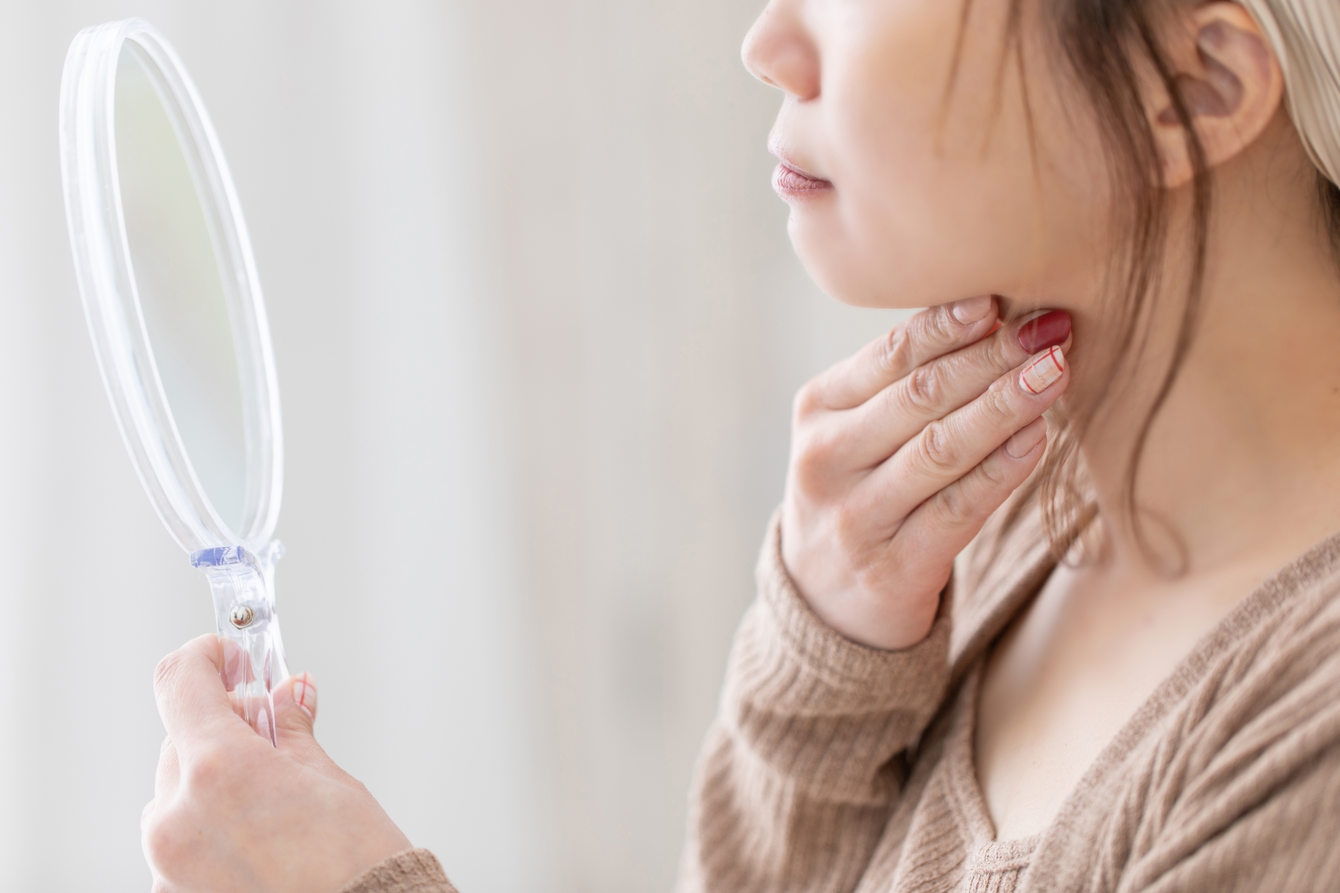 フェイスラインのたるみの原因