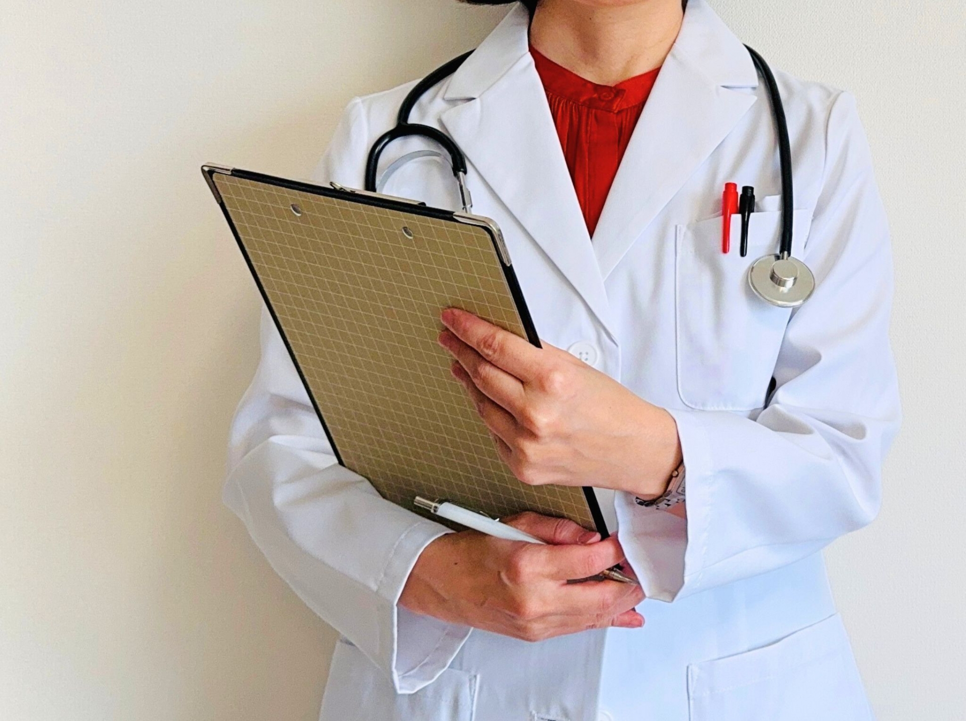 速攻で改善できる?痩せてるのに二重顎と悩んでいる方におすすめの施術